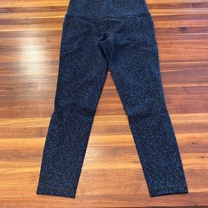 Athleta Salutation Stash Pocket legging, size S